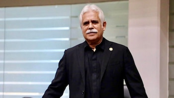 Es hermano de César Verástegui.