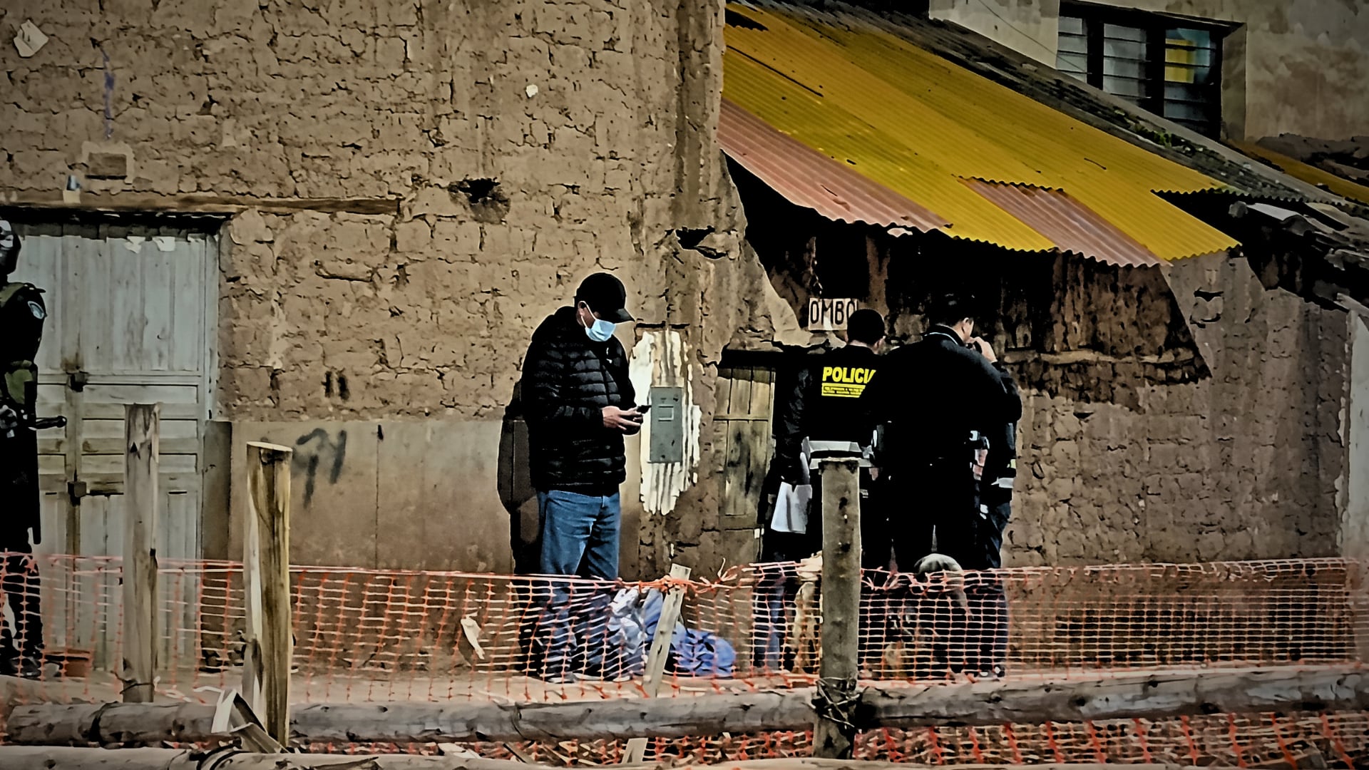 En medio del dolor por la muerte de Rudy Benavides, su madre pidió la intervención inmediata de la PNP, el Ministerio Público y la Divincri para que el caso no quede impune y exigió cadena perpetua para los responsables del crimen.