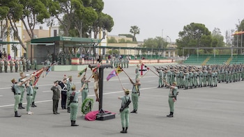 La Legión conmemora el 2 de mayo en Viator (Almería) con un homenaje y una distinción de Ucrania