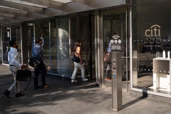 Workers enter Citigroup headquarters in