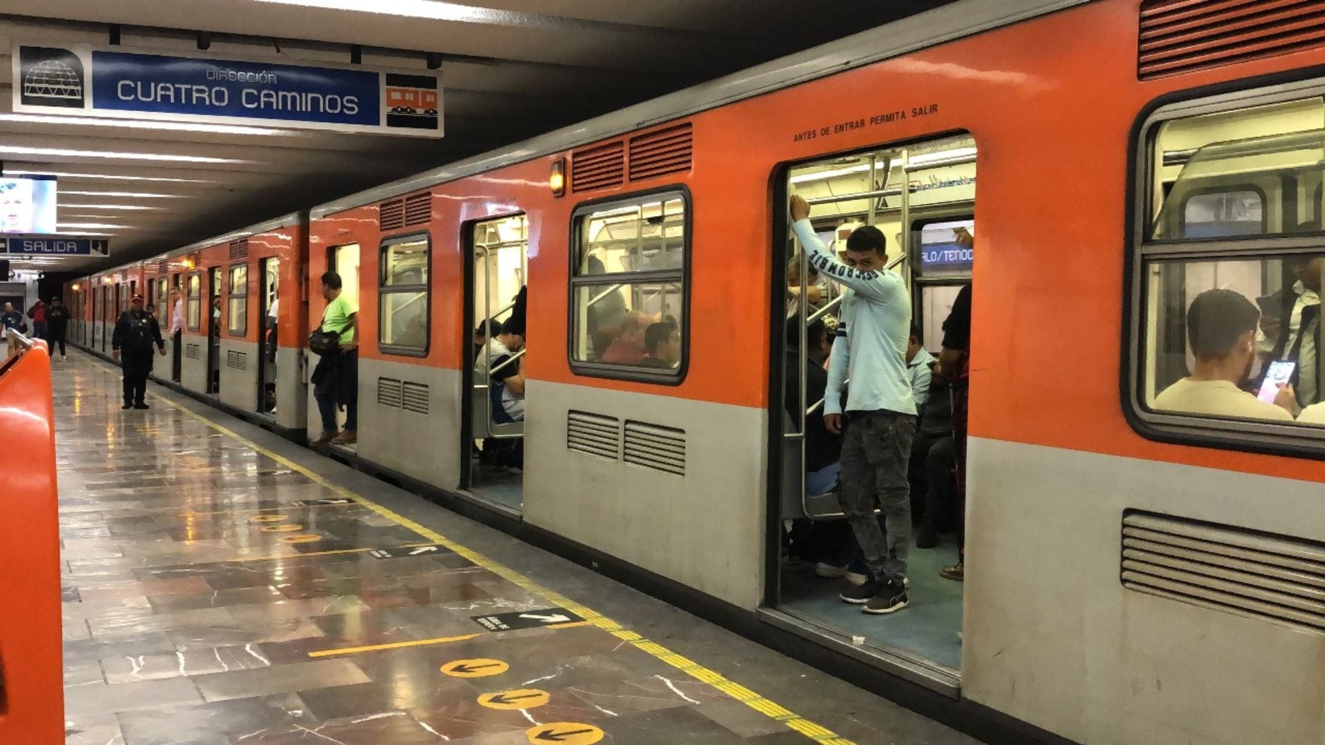 Metro CDMX comparte qué hacer en casos de emergencia o pinchazos (X/ @MetroCDMX)