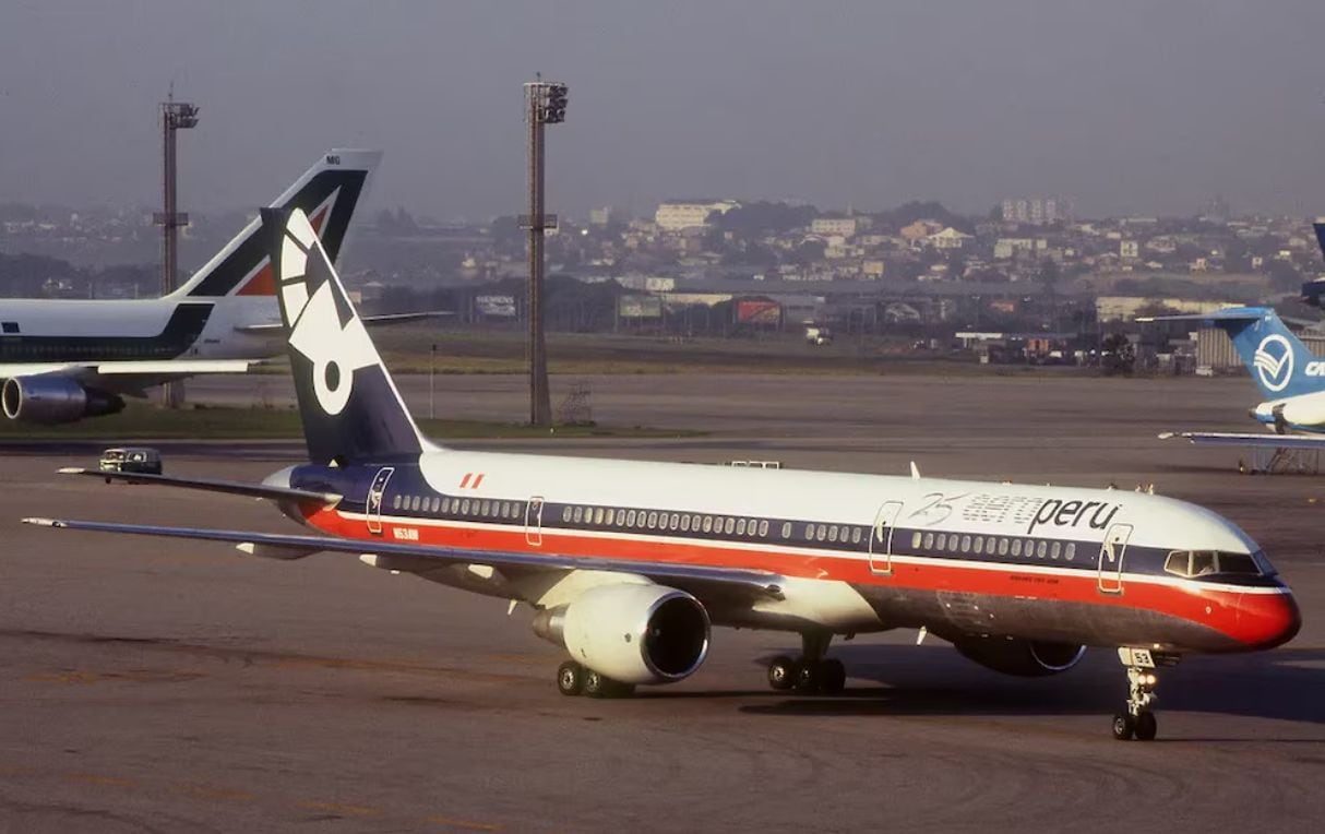 Mientras los pilotos del vuelo 603 intentaban entender su posición, el avión descendía hacia el mar. El último sonido capturado en cabina fue el grito desesperado de los capitanes antes del impacto. (Renato Salzinger)