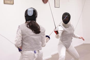 Escena de la exhibición de esgrima.