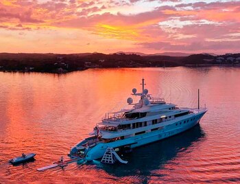 El Axioma estuvo disponible para