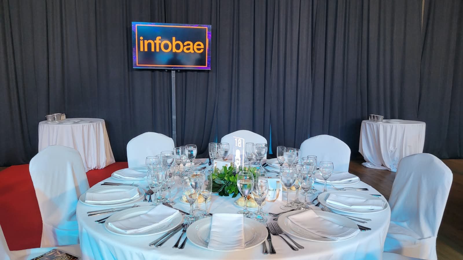 La mesa 18, lista para recibir a los invitados en la ceremonia