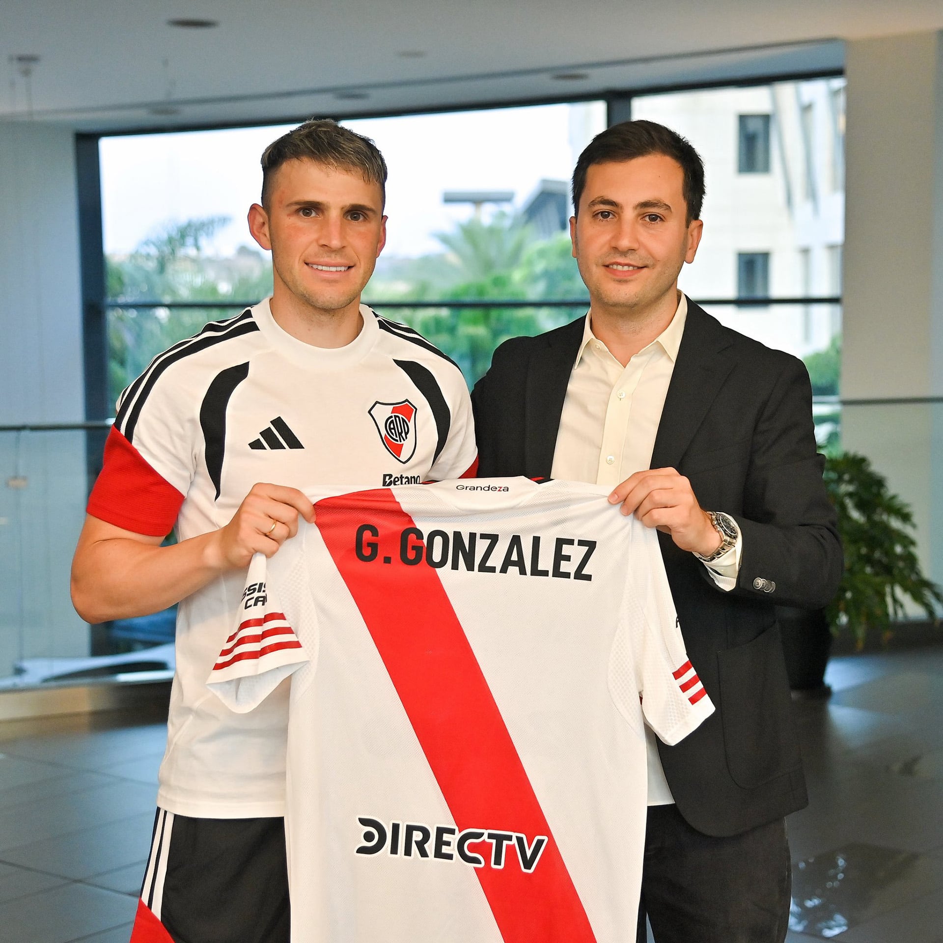 Giovanni González, junto al presidente Stefano Di Carlo