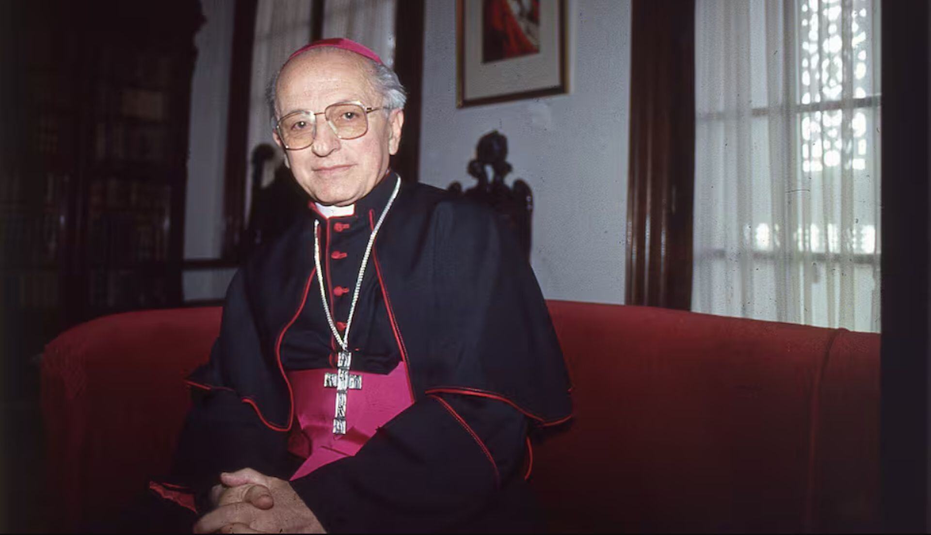 El nuevo arzobispo de Lima asumió funciones en 1990 con un rol activo en la defensa democrática y una cercanía pastoral reconocida a nivel nacional. (GEC)