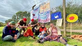 Cuestionar el gasto militar y