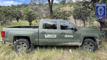 Camioneta robada y con logos del Ejército aparece abandonada tras enfrentamiento en Nonoava, Chihuahua