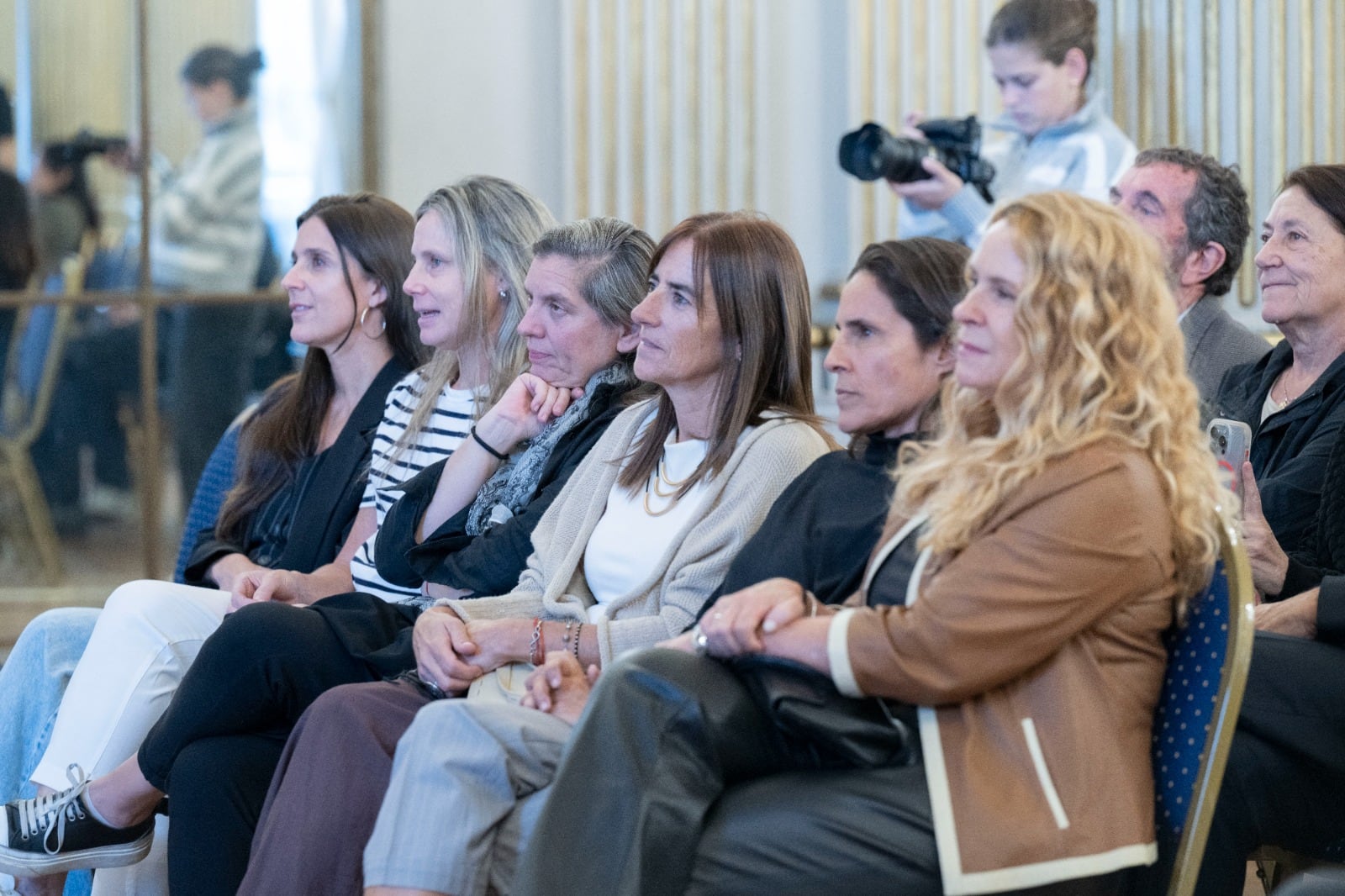 Parte del histórico plantel de Las Leonas, presentes en La Legislatura