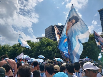 Las banderas le dieron color