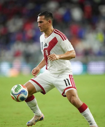 Jairo Vélez se convirtió en el goleador de la selección peruana en la era Mano Menezes.