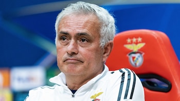 El Benfica anuncia el traspaso de José Mourinho al Real Madrid por 15 millones de euros