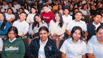 El Salvador abre las puertas