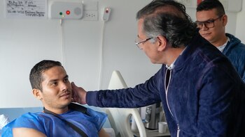 Petro visitó los cuatro policías