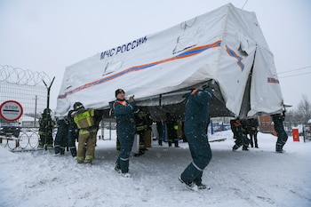 Especialistas del Ministerio de Emergencias