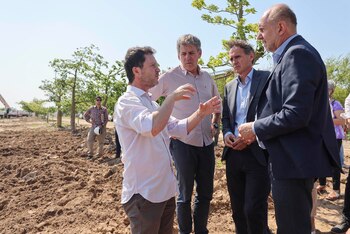 Gabriel Katopodis junto a Omar