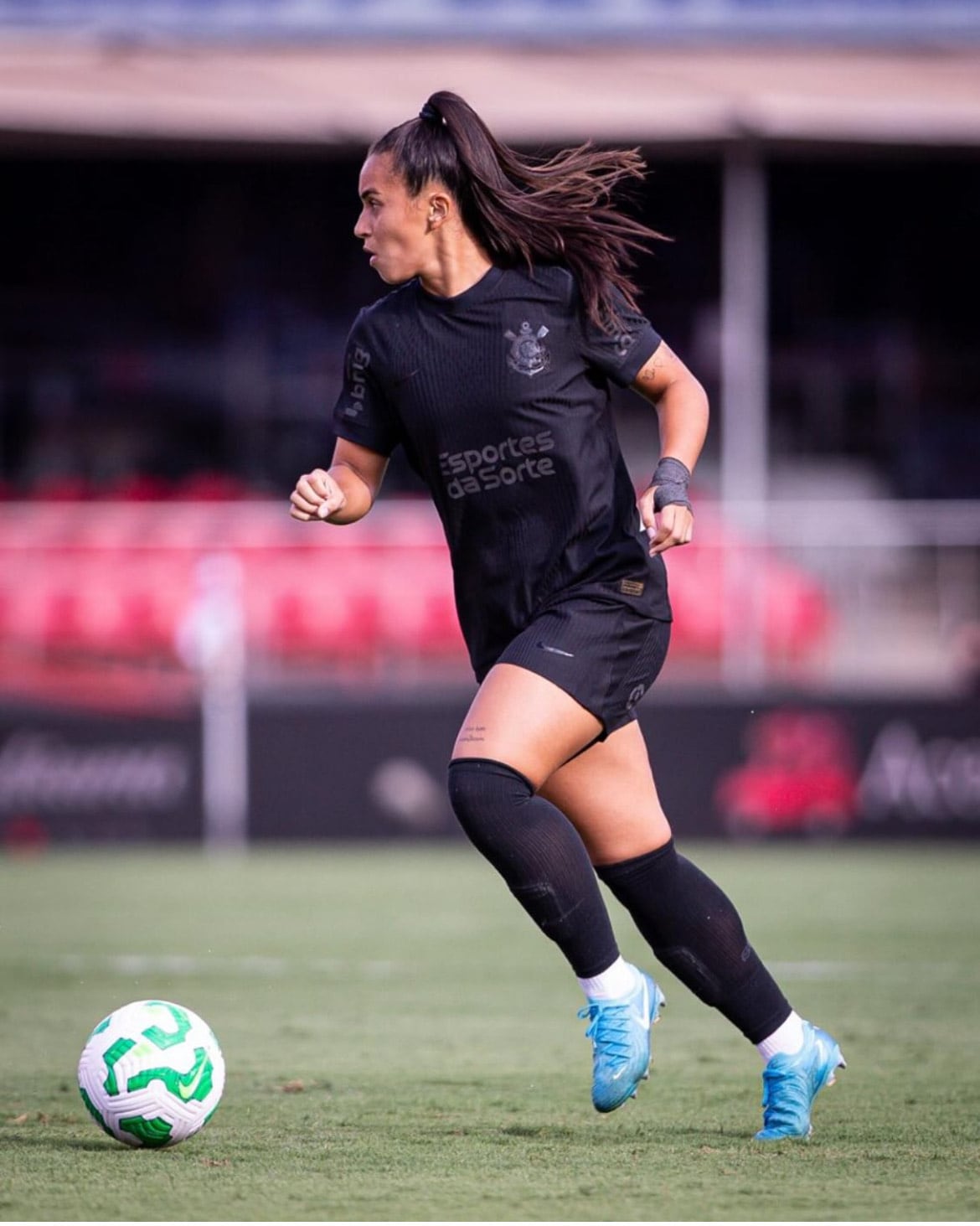 La futbolista brasileña llega para cubrir la ausencia de Cristina Ferral, quien emigró a las Chivas Rayadas del Guadalajara. (Instagram: @tigresfemenil)