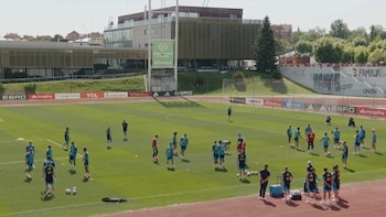 España se da un baño de masas en su primer entrenamiento de cara al Mundial