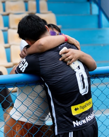 Celebración de Jordan Guivin tras marcarle a Sporting Cristal.