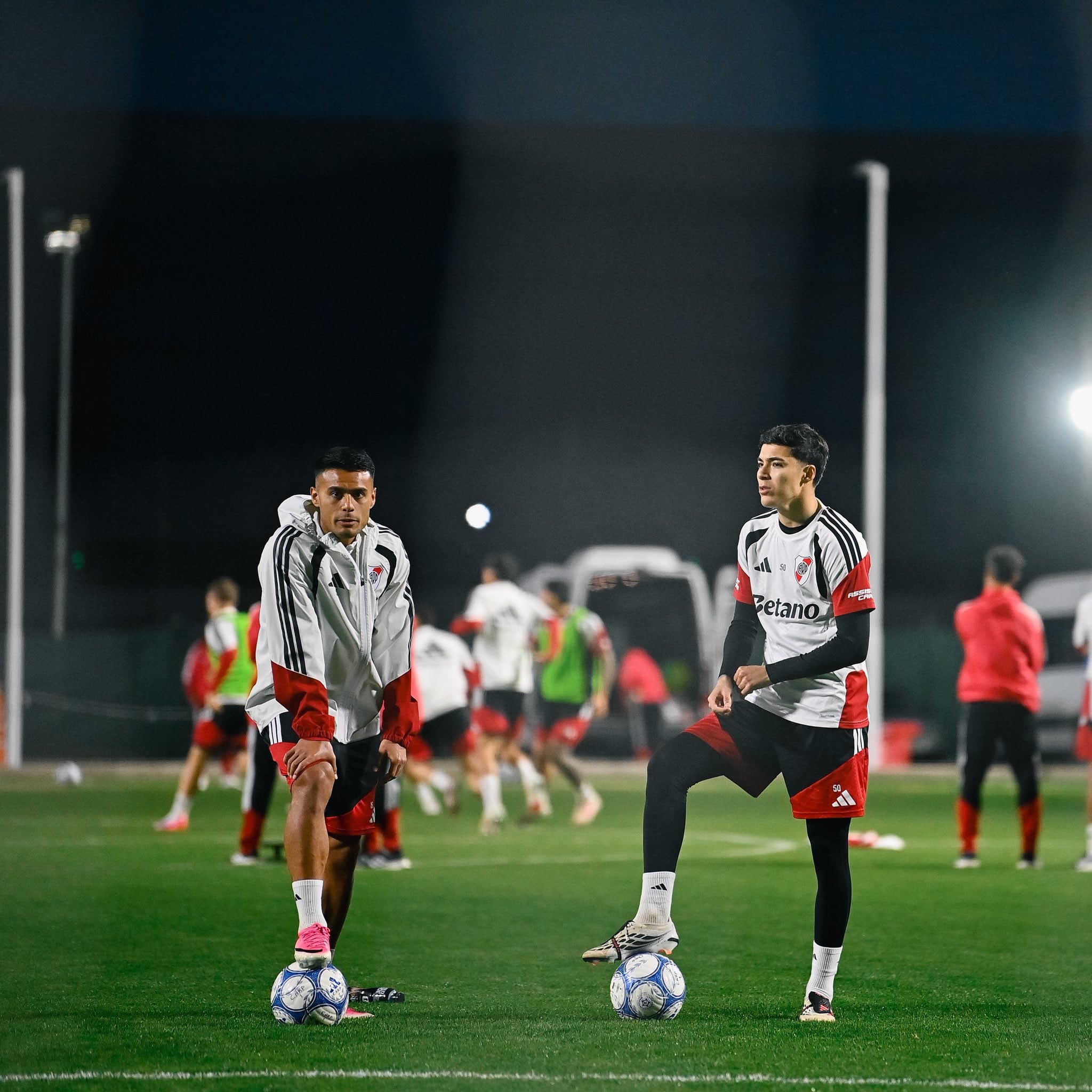River Plate buscará arrimarse a la cima de la Zona B en su choque ante Huracán: hora, TV y formaciones River Plate buscará arrimarse a la cima de la Zona B en su choque ante Huracán: hora, TV y formaciones