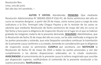 Un documento legal impreso contiene texto en español, con un encabezado, fecha en Lima, y el contenido de una resolución judicial