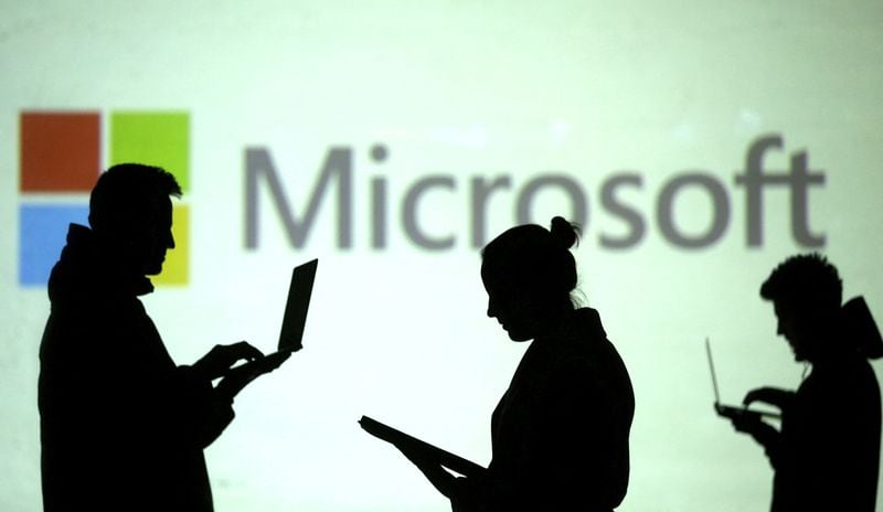 Microsoft atribuyó el fallo a la interacción entre KB5120998 y los sistemas de personalización de Windows 11, con posibles vínculos con el hardware o el escalado de pantalla. (REUTERS/Dado Ruvic/Ilustración/Archivo)