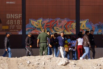 El anuncio ocurre en medio