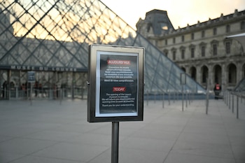 El Louvre recibió casi nueve