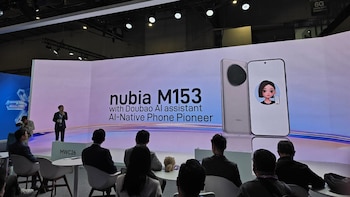 ZTE presenta el nubia M153