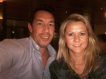 Tom Voyce y su esposa, Anna