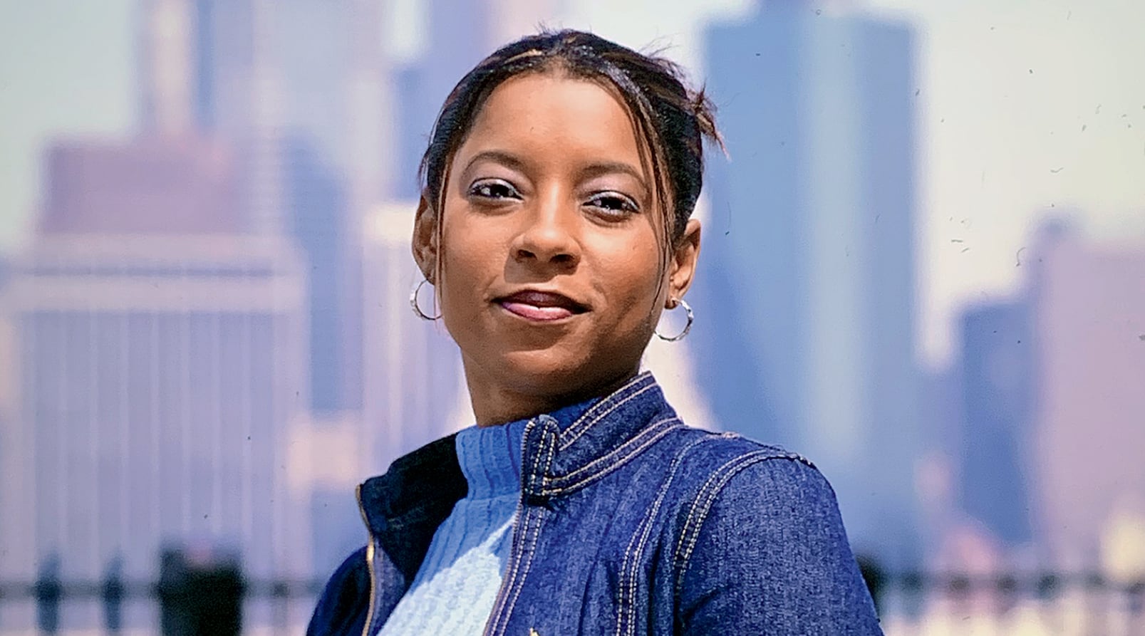 Genelle Guzmán-McMillan trabajaba en el piso 64 de la Torre Norte del World Trade Center desde enero de 2001 (Guideposts)