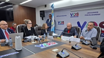 Los diputados de VOS cuestionan a funcionarios por el alza de la canasta básica en Guatemala