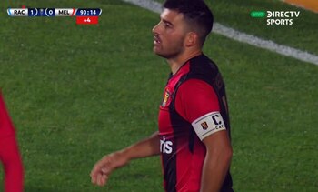 Bernardo Cuesta no pudo cabecear