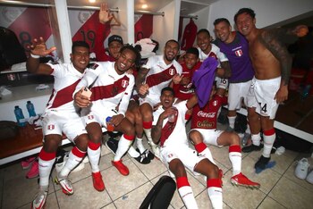 Perú luego de la victoria frente a Venezuela en el Nacional de Lima. (Foto: FPF).