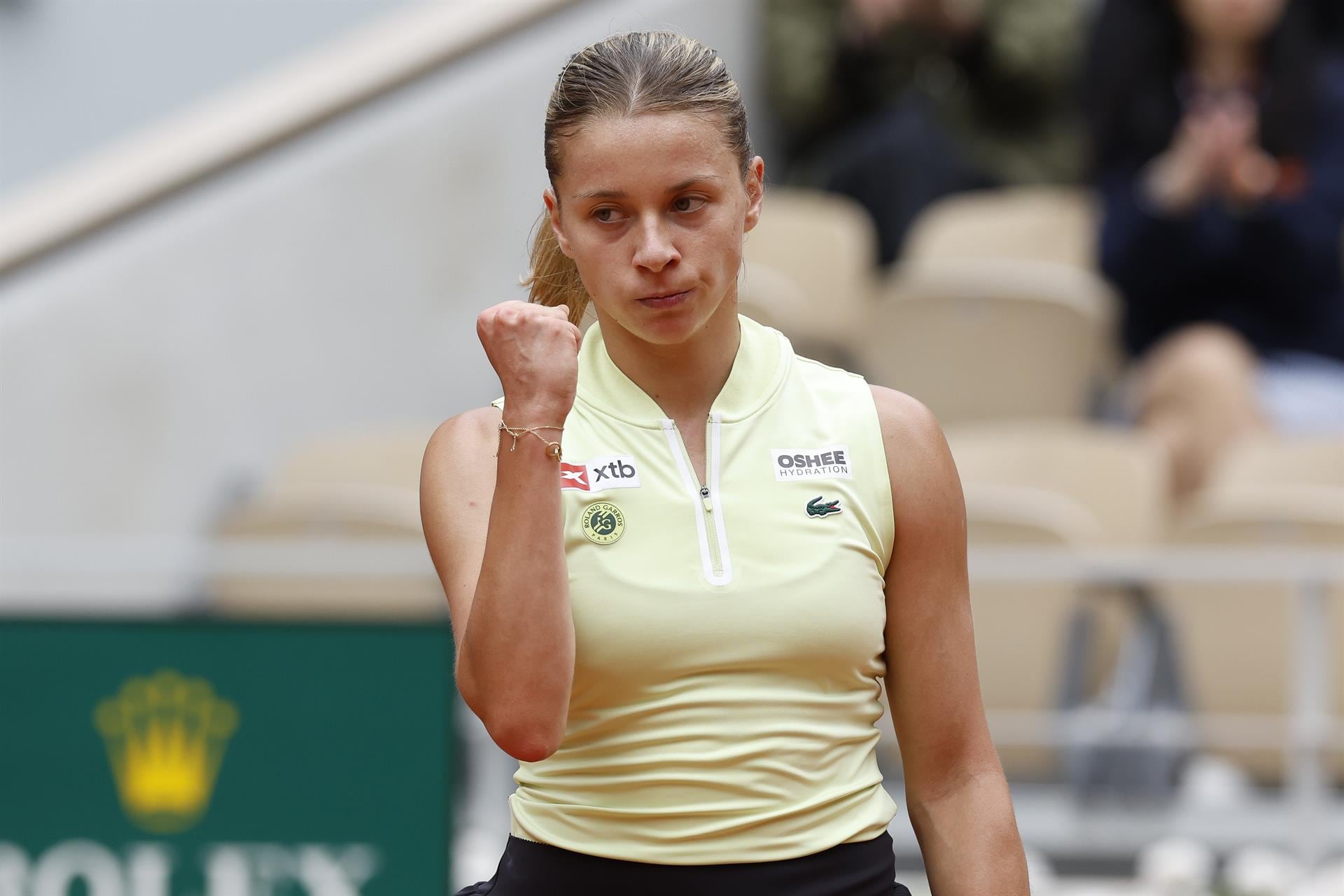 La polaca Maja Chwalinska celebra su primer título WTA en Wuhan