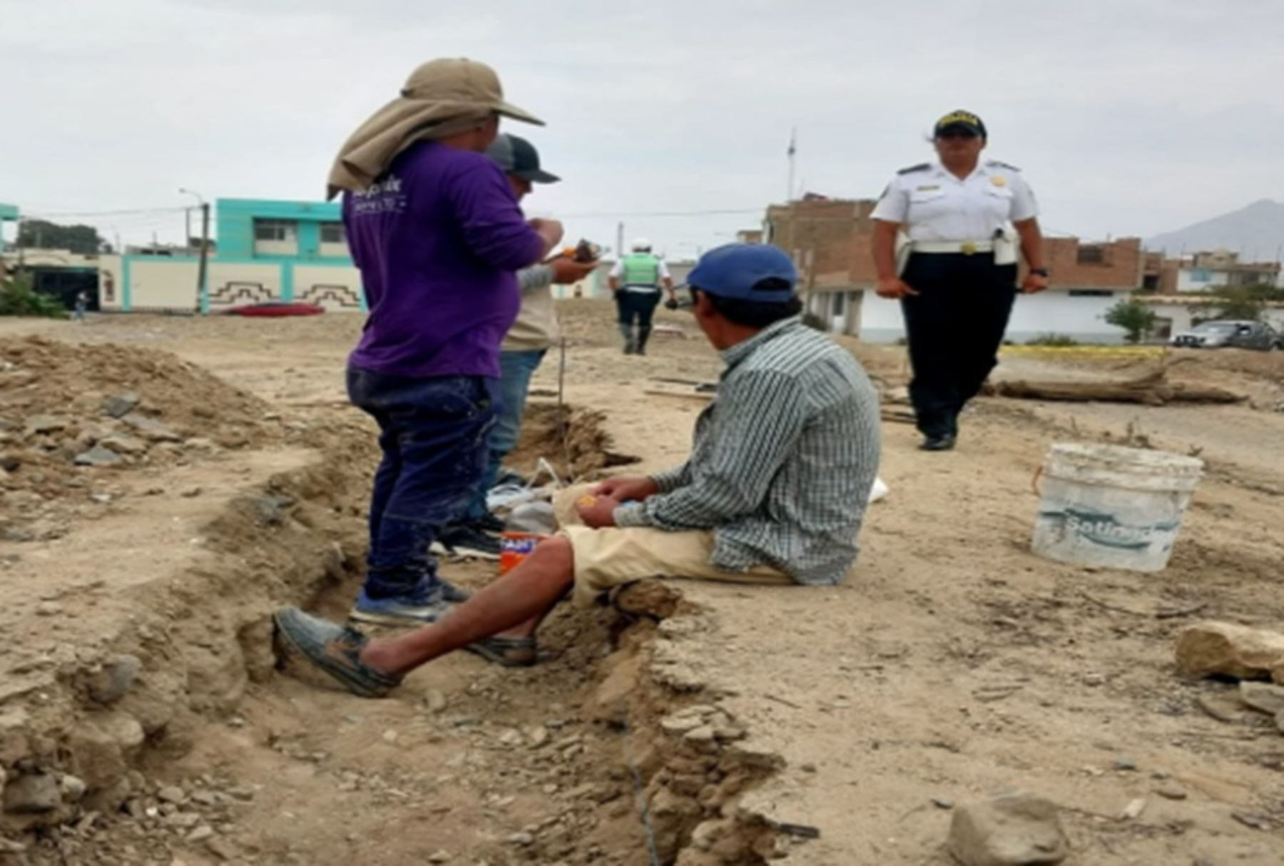 Policía de Turismo detiene nuevo intento de afectación en Chan Chan. (Foto: Agencia Andina)