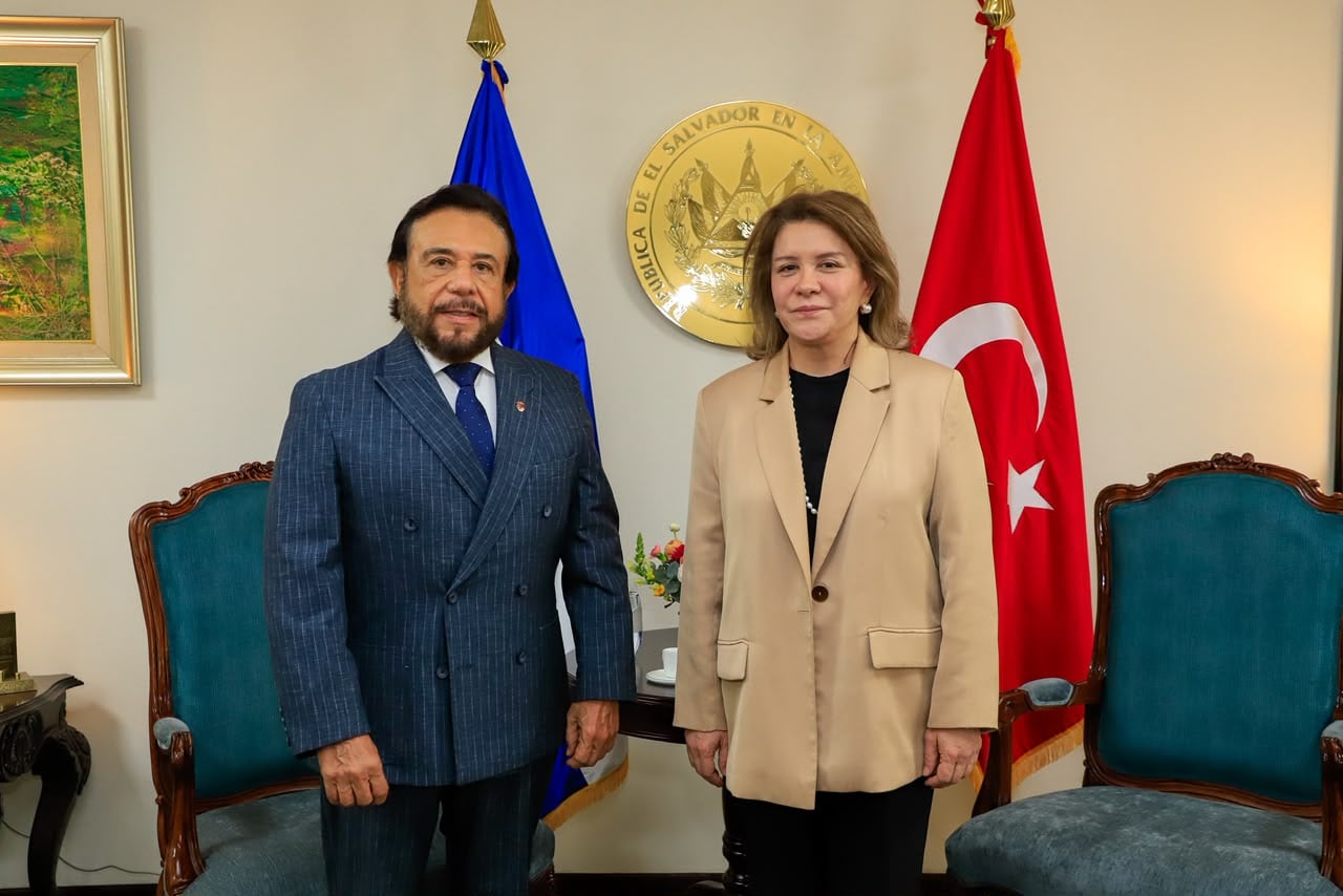 La embajadora de Turquía Şule Öztunç afirmó que la cooperación bilateral con El Salvador se amplió en tecnología, turismo e inversión desde la llegada del gobierno de Nayib Bukele./ (Vicepresidencia de la República)