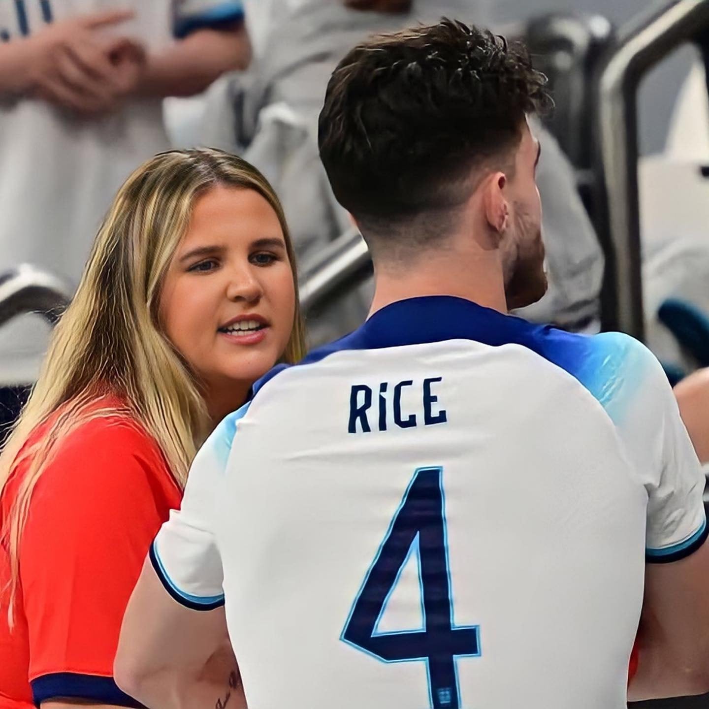 Lauren Fryer y su novio Declan Rice durante Qatar 2022