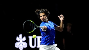Carlos Alcaraz enmienda para Europa el tropiezo de Alexander Zverev en el segundo día de Laver Cup