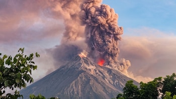 Guatemala emite una alerta especial por la intensificación de actividad del Volcán de Fuego