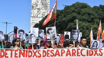 Nacer y vivir en democracia