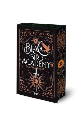 Stella Tack alterna entre escribir