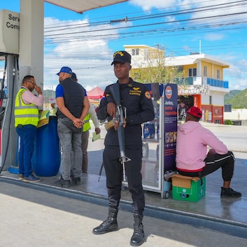 El MICM ordenó el cierre de tres estaciones de combustible en Padre Las Casas, Villa Vásquez y Las Matas de Santa Cruz por violar estándares de calidad. (Foto cortesía MICM)