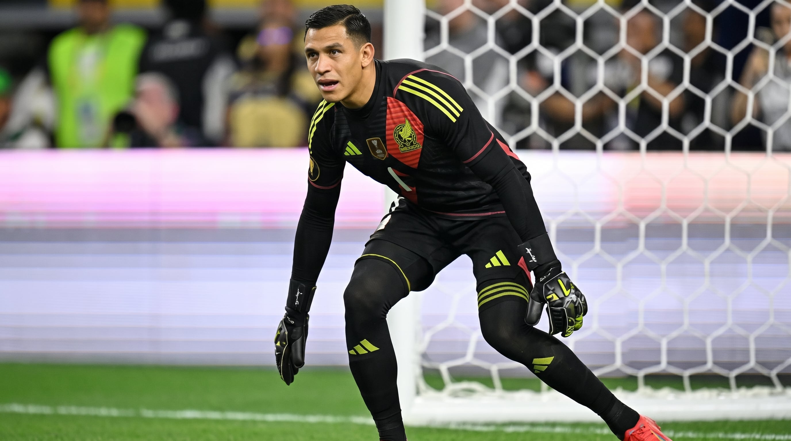 El portero declinó acudir al partido inaugural en el Estadio Azteca ante Sudáfrica porque no se sentía con la fuerza para presenciar desde las tribunas la presentación del Tri. (Foto: Jerome Miron-Imagn Images)