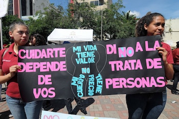 En julio de 2025, el país modificó la Ley 137-03 para elevar las penas de prisión por trata de personas: de un rango de 15 a 20 años pasó a 20 a 25 años, con las multas correspondientes. EFE/Humberto Espinoza/Archivo.