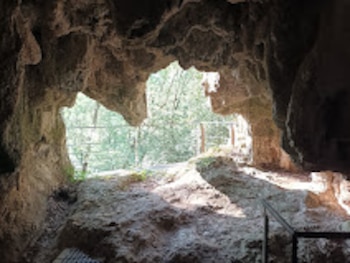 Cuevas prehistóricas de Serinyà