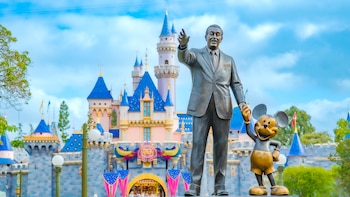 Disneyland estrena reconocimiento facial en sus entradas y el parque inicia una nueva era de acceso inteligente