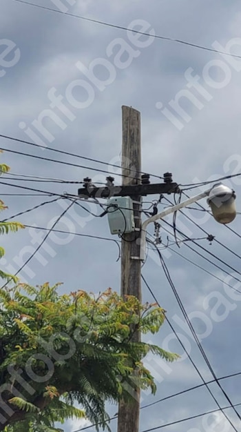 Quedó “pegado” a un cable caído, demandó a la empresa de electricidad y una oferta económica cambió el caso
