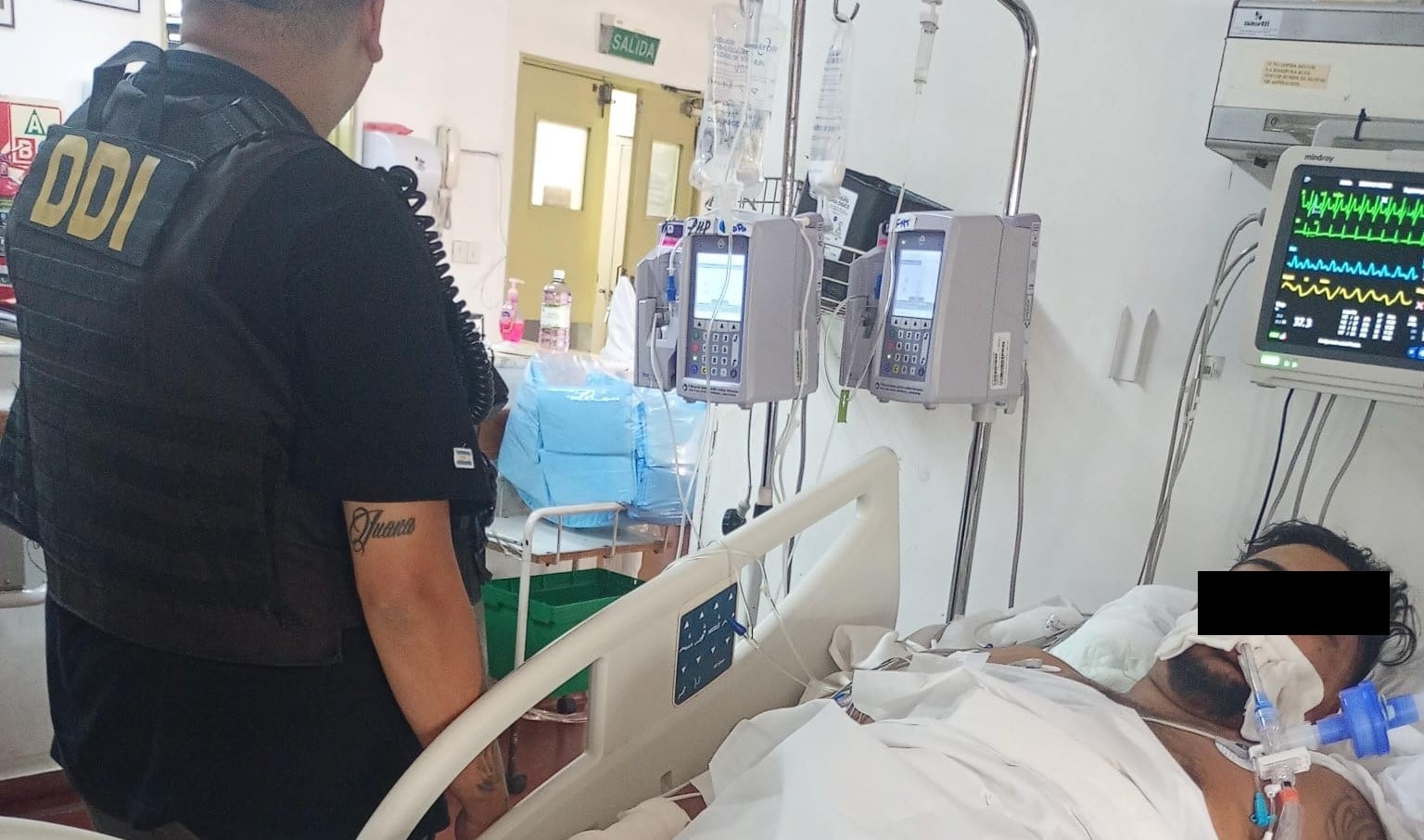 La DDI de San Martín junto a Monstruito en el Hospital Bocalandro